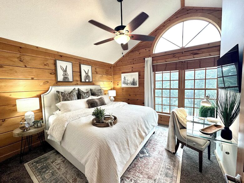Ski-in, Ski-out Snowshoe Retreat - Snowshoe, West Virginia