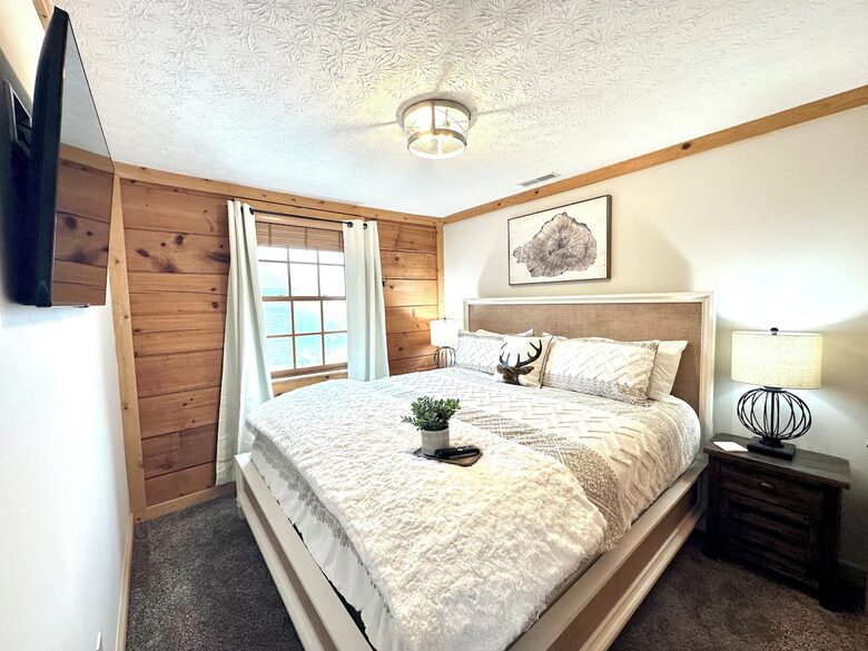 Ski-in, Ski-out Snowshoe Retreat - Snowshoe, West Virginia
