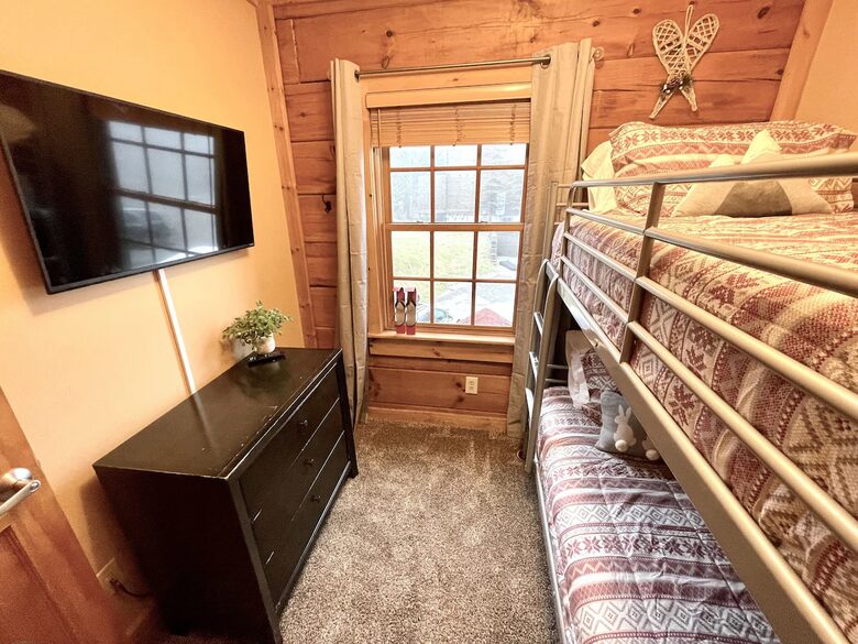 Ski-in, Ski-out Snowshoe Retreat - Snowshoe, West Virginia