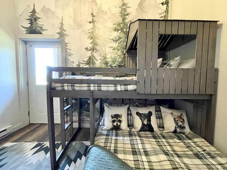 Upscale Ski-in, Ski-out Lodge - Snowshoe, West Virginia