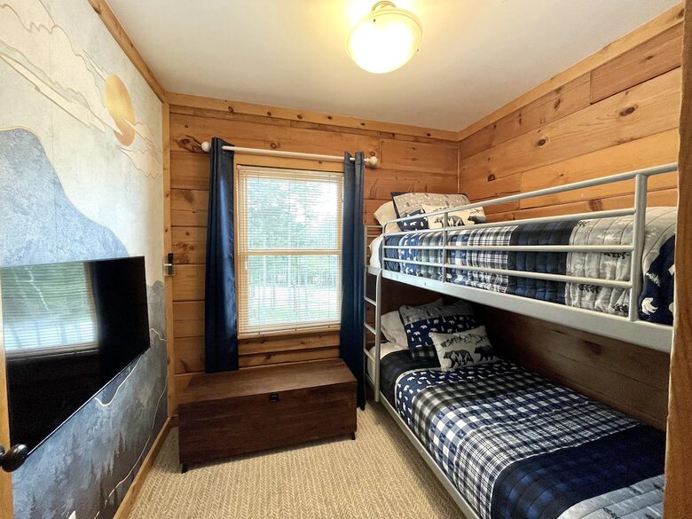 Upscale Ski-in, Ski-out Lodge - Snowshoe, West Virginia