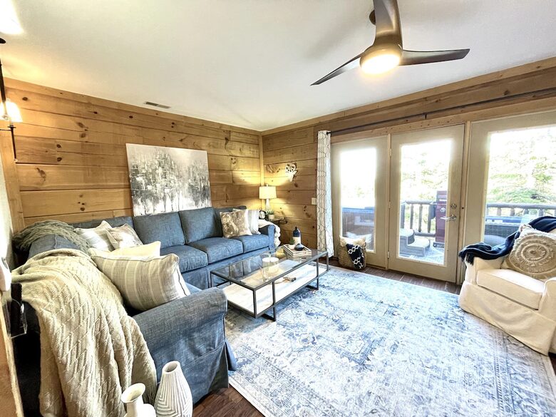 Upscale Ski-in, Ski-out Lodge - Snowshoe, West Virginia