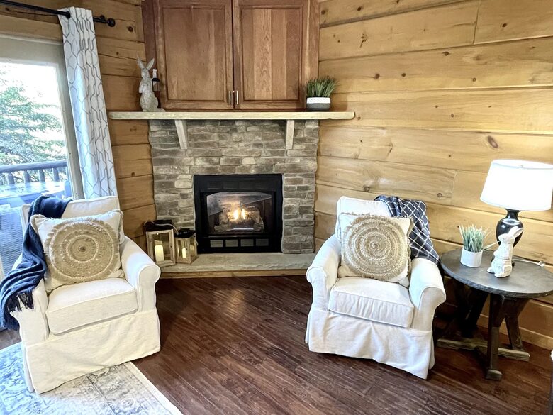 Upscale Ski-in, Ski-out Lodge - Snowshoe, West Virginia