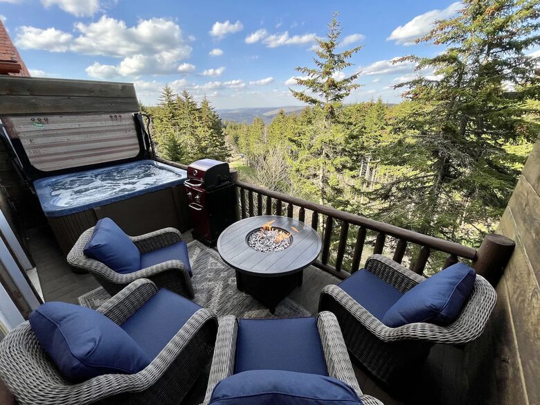 Upscale Ski-in, Ski-out Lodge - Snowshoe, West Virginia