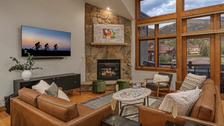 Snowflake Chalet - Moving Mountains - Steamboat Springs, Colorado