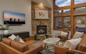 Snowflake Chalet - Moving Mountains - Steamboat Springs, Colorado