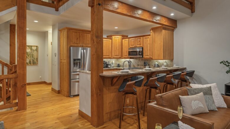 Snowflake Chalet - Moving Mountains - Steamboat Springs, Colorado