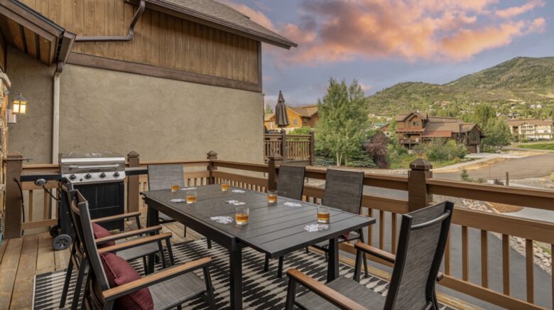 Snowflake Chalet - Moving Mountains - Steamboat Springs, Colorado