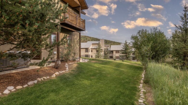 Snowflake Chalet - Moving Mountains - Steamboat Springs, Colorado