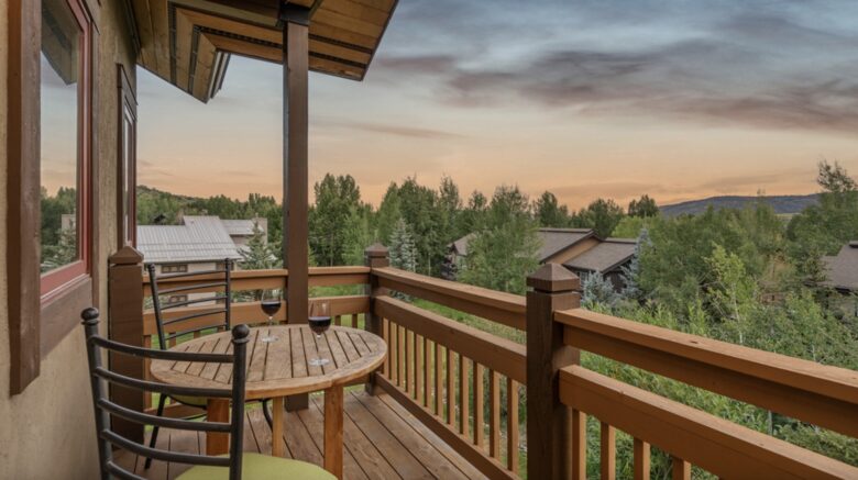 Snowflake Chalet - Moving Mountains - Steamboat Springs, Colorado