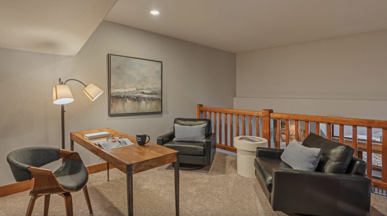Snowflake Chalet - Moving Mountains - Steamboat Springs, Colorado
