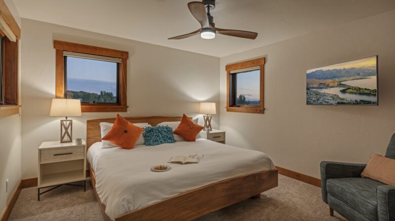 Snowflake Chalet - Moving Mountains - Steamboat Springs, Colorado