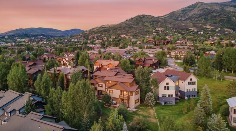 Snowflake Chalet - Moving Mountains - Steamboat Springs, Colorado
