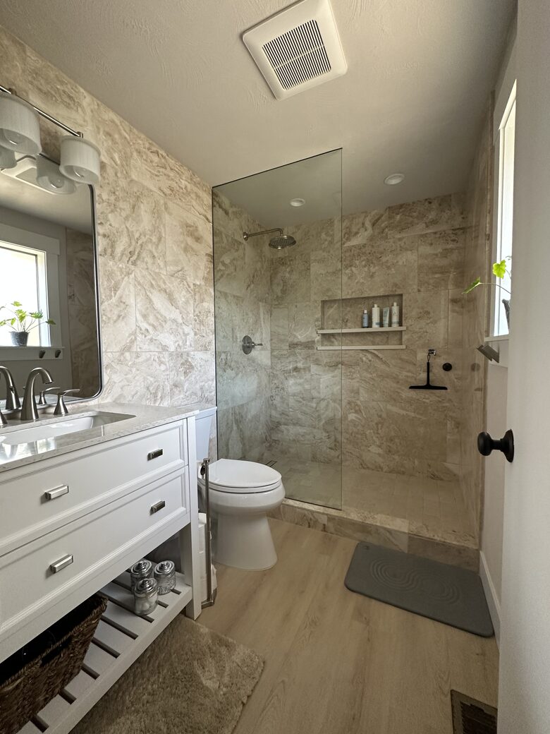 Charming Home Polk County - Dallas, Oregon