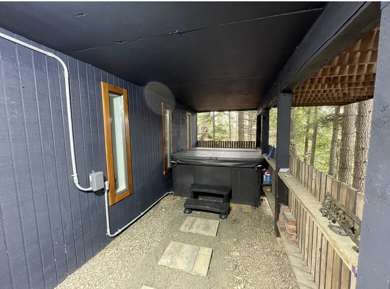 Hawkeye’s Cabin - Ronald, Washington