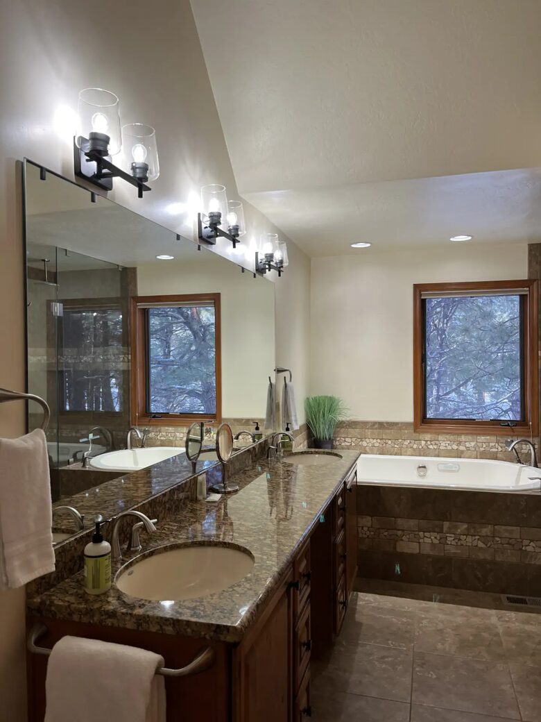 Flagstaff Log Cabin - Ski Retreat and Summer Heaven - Flagstaff, Arizona
