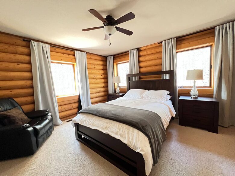 Flagstaff Log Cabin - Ski Retreat and Summer Heaven - Flagstaff, Arizona