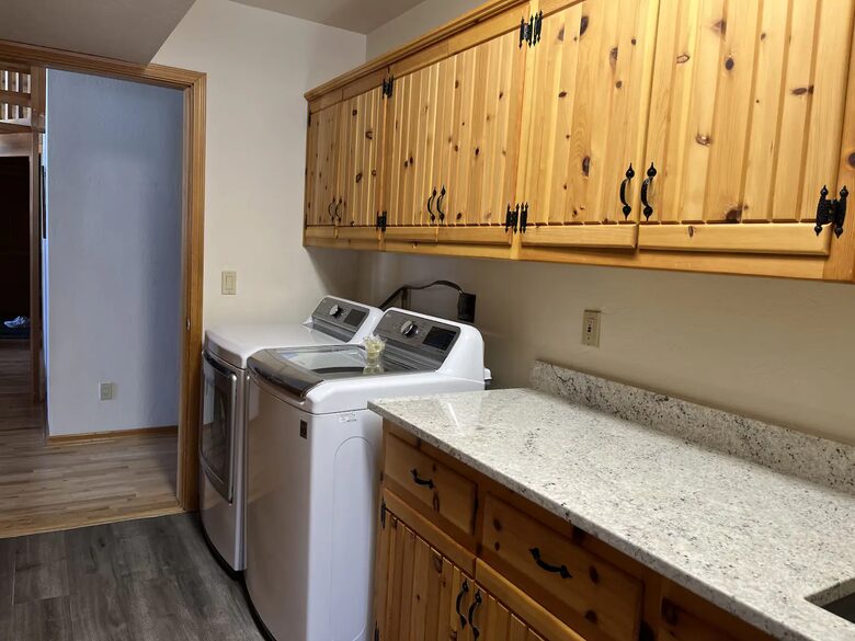 Flagstaff Log Cabin - Ski Retreat and Summer Heaven - Flagstaff, Arizona