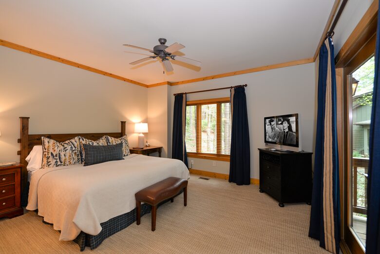 Downstairs Master King Bedroom