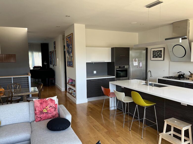 breakfast bar