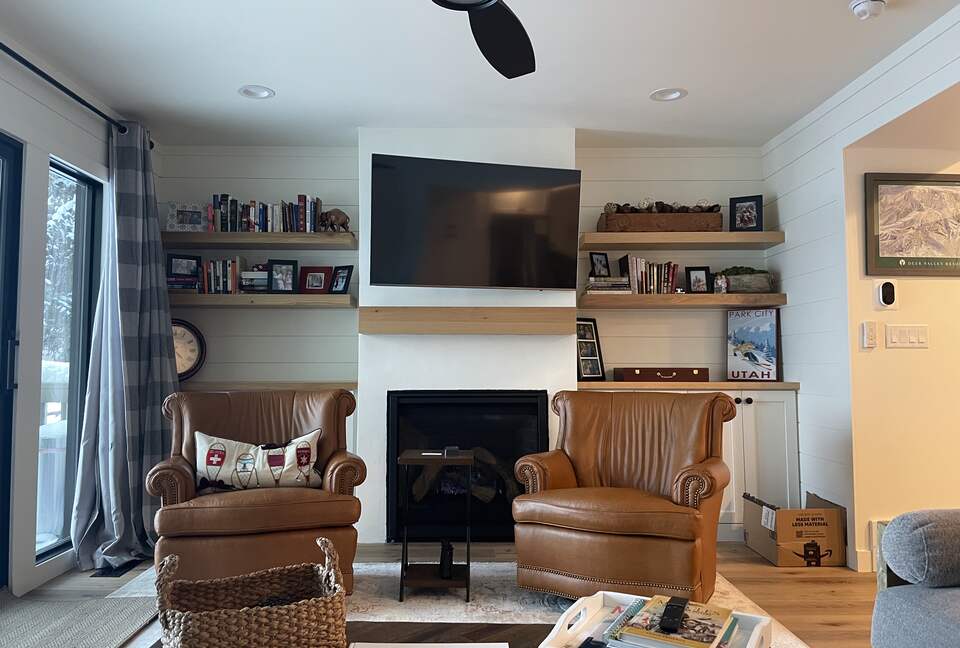 Family room, all new cabinets, TV, fireplace, plenty of games for all!