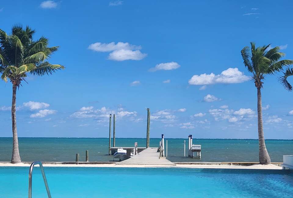 Beach Daze Retreat - Caye Caulker, Belize