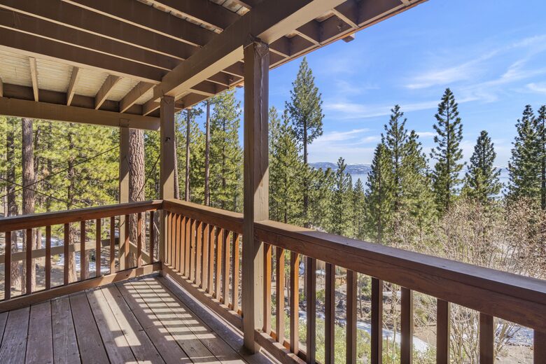 2nd floor balcony