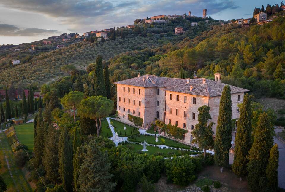 Palazzo Grande (R) - Corciano (Umbria), Italy