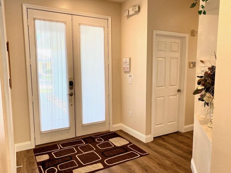 Sunset Lakes Family Getaway - Kissimmee, Florida