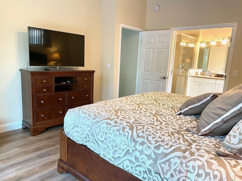 Sunset Lakes Family Getaway - Kissimmee, Florida