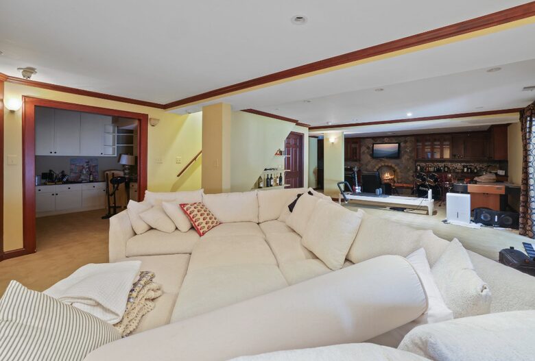 Classic Estate | 20 minutes from DC - McLean, Virginia