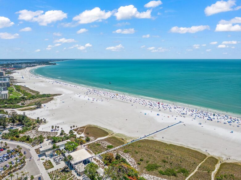 Siesta Key Tiki Hut Hideaway | With large private pool & spa - Sarasota, Florida