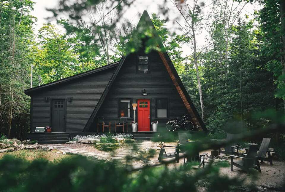 Luxury Bruce Peninsula A-Frame with 25 Private Acres and Private Trails! - Mar, Canada