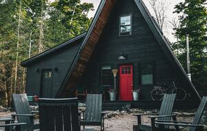 Luxury Bruce Peninsula A-Frame with 25 Private Acres and Private Trails! - Mar, Canada