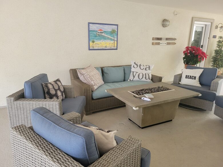 SoCal Beach Living | Steps to the Beach & Carlsbad Village - Carlsbad, California
