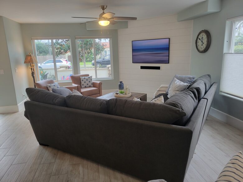 SoCal Beach Living | Steps to the Beach & Carlsbad Village - Carlsbad, California