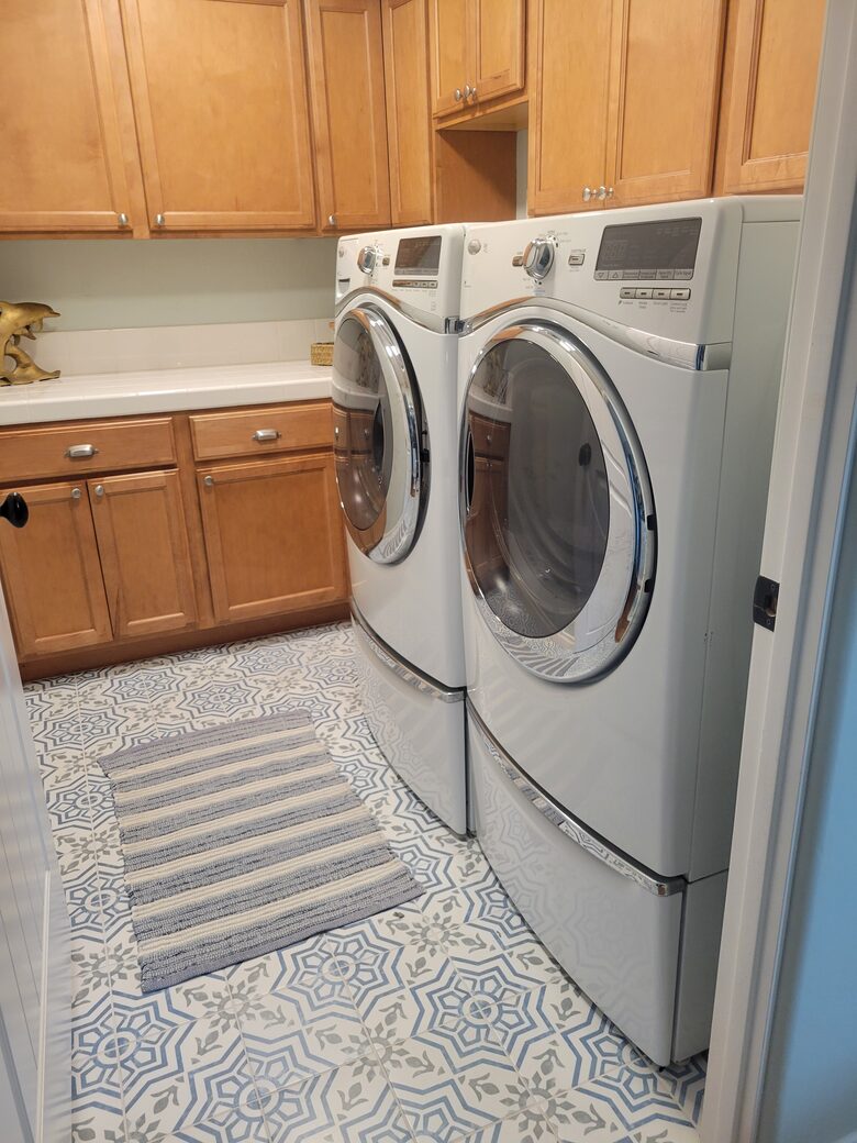 Large capacity washer and dryer and large laundry sink