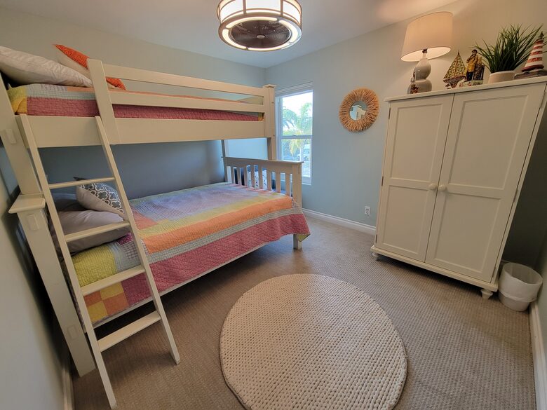 Fourth bedroom with double/twin bunk bed