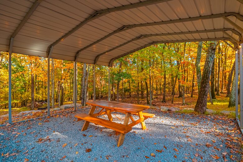 Pocono Mountains 4 Acre Oasis - Heated Pool, Hot Tub, Gameroom - Barrett Township, Pennsylvania