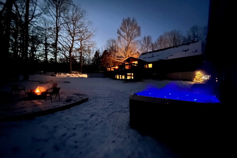 Pocono Mountains 4 Acre Oasis - Heated Pool, Hot Tub, Gameroom - Barrett Township, Pennsylvania