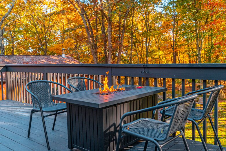 Pocono Mountains 4 Acre Oasis - Heated Pool, Hot Tub, Gameroom - Barrett Township, Pennsylvania