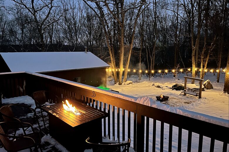 Pocono Mountains 4 Acre Oasis - Heated Pool, Hot Tub, Gameroom - Barrett Township, Pennsylvania