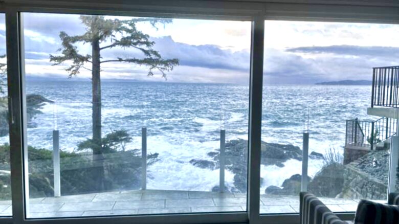 SookePoint 1-bedroom Ocean Cottage - Sooke, Canada