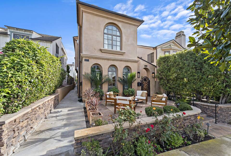 Luxurious Corona Del Mar Vacation Home - Newport Beach, California