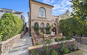Luxurious Corona Del Mar Vacation Home - Newport Beach, California