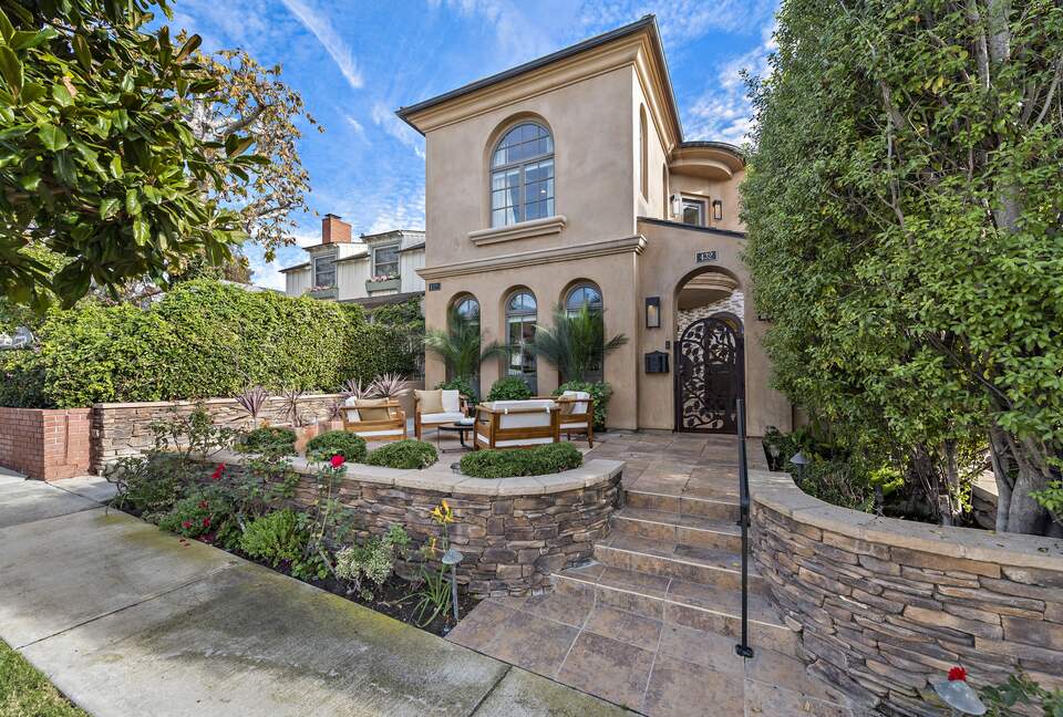 Luxurious Corona Del Mar Vacation Home - Newport Beach, California