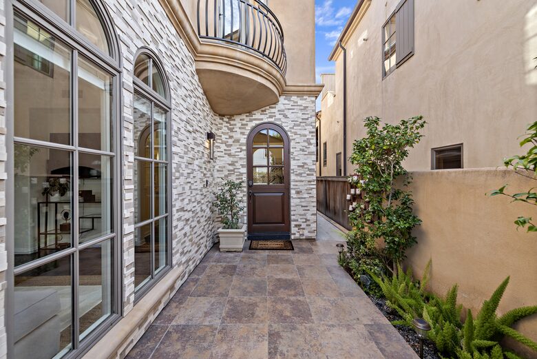Luxurious Corona Del Mar Vacation Home - Newport Beach, California