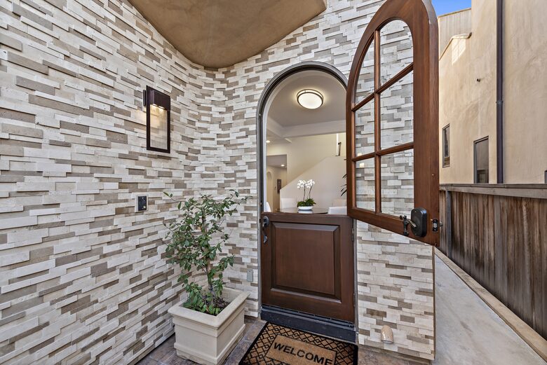 Luxurious Corona Del Mar Vacation Home - Newport Beach, California