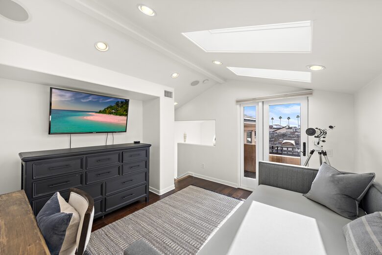 Luxurious Corona Del Mar Vacation Home - Newport Beach, California