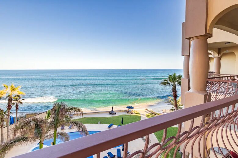 Las Olas Surfing - San Jose del Cabo, Mexico